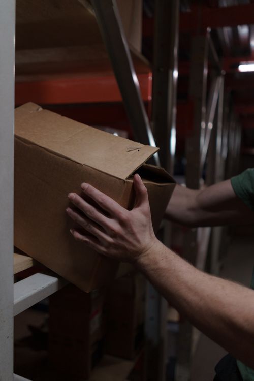 Gestion du stock et réassort de produits en réserve