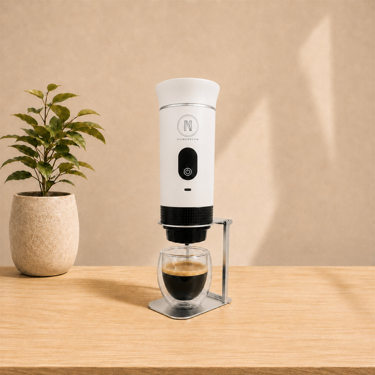 Machine à café portable NomadCoffee Blanc Everest avec son support