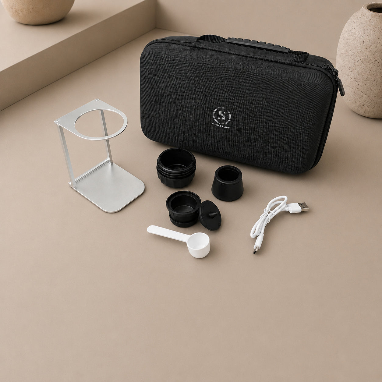 Accessoires fournis avec la machine à café portable NomadCoffee